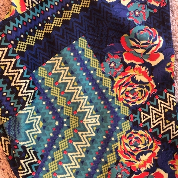 Onzie Ladies Crop Patterned Yoga Workout Leggings - Picture 5 of 5